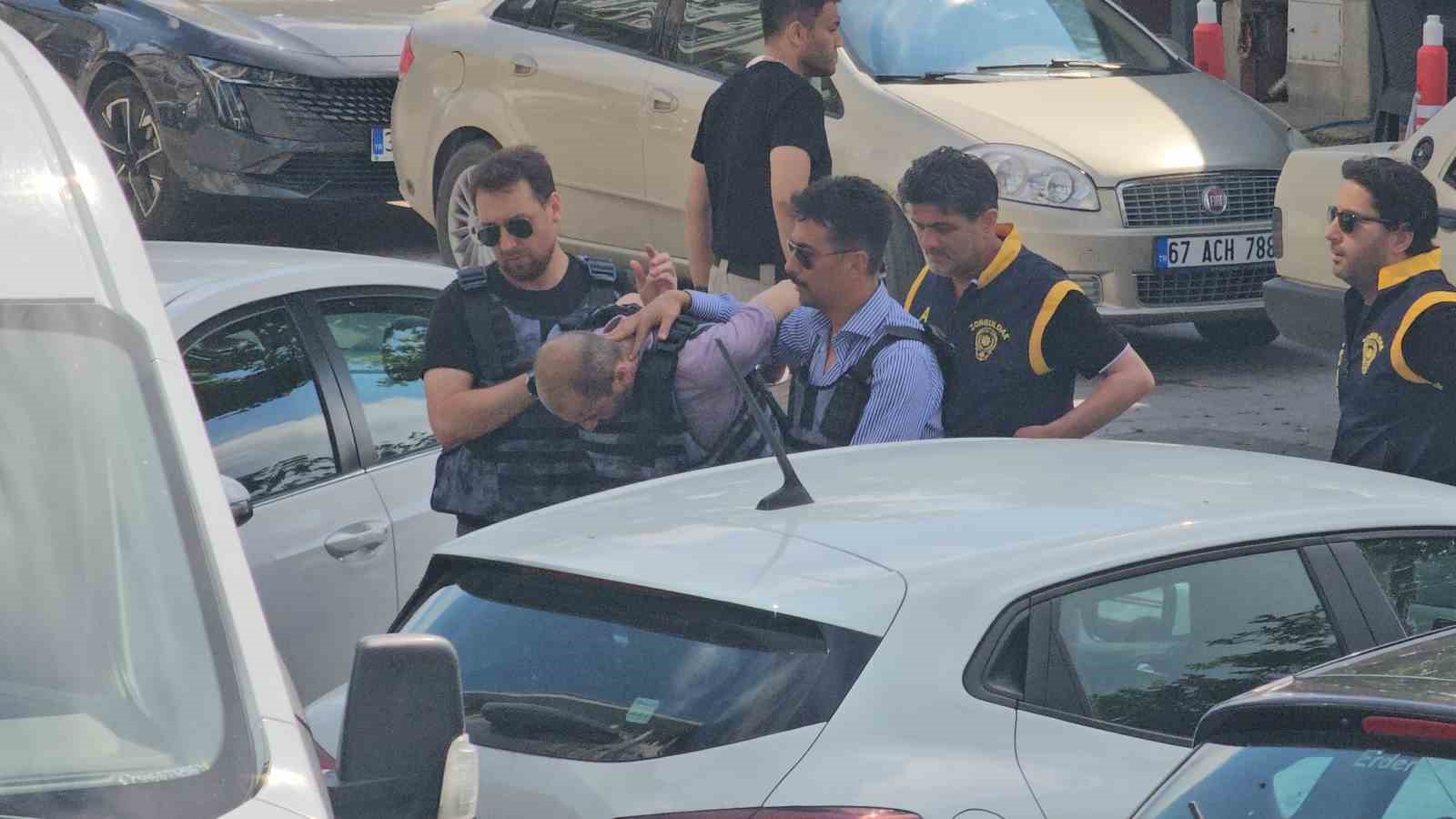 Bıçaklı kavgada arkadaşını öldüren zanlı tutuklandı