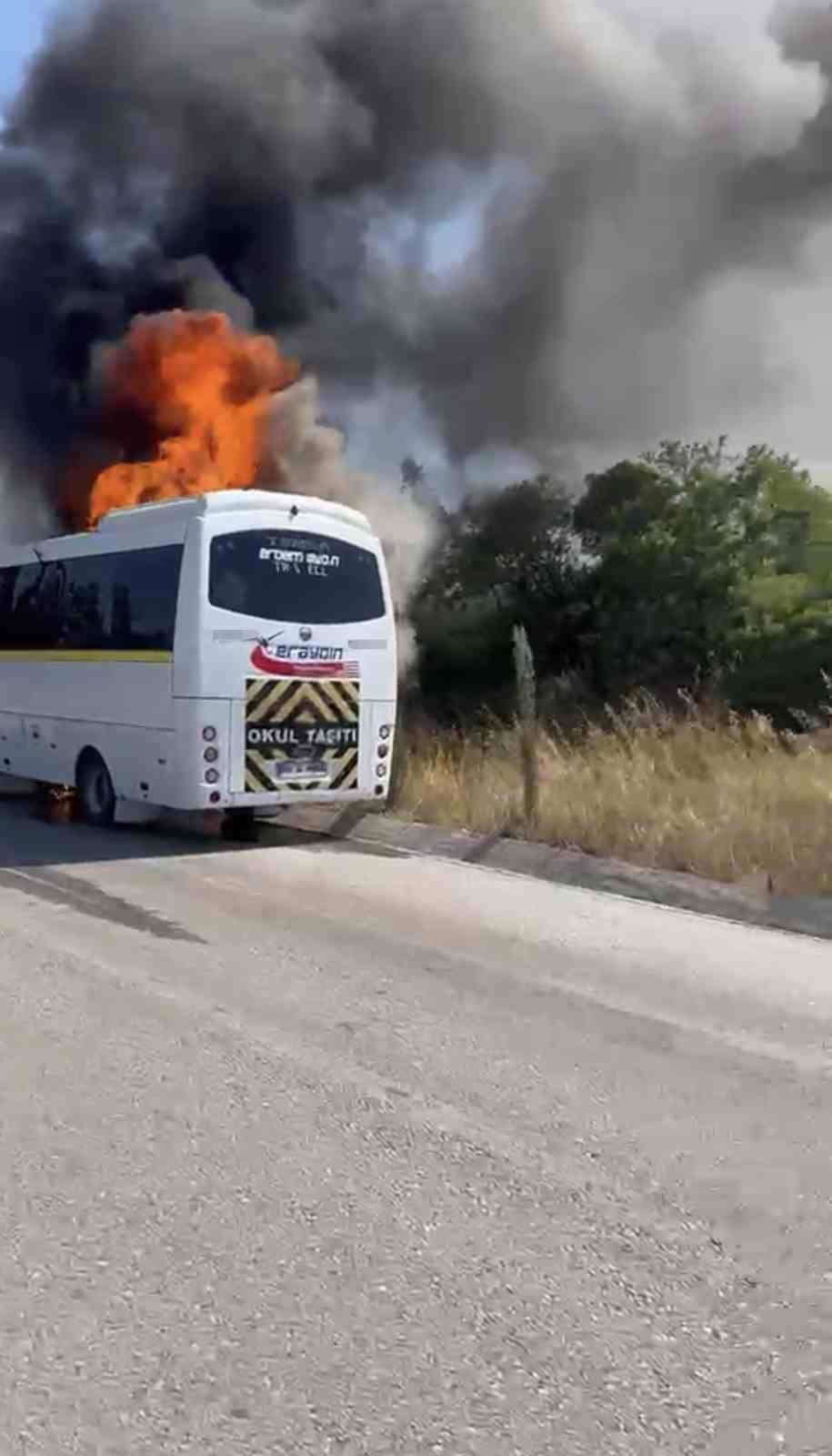 Bursa’da servis otobüsü alevlere teslim oldu