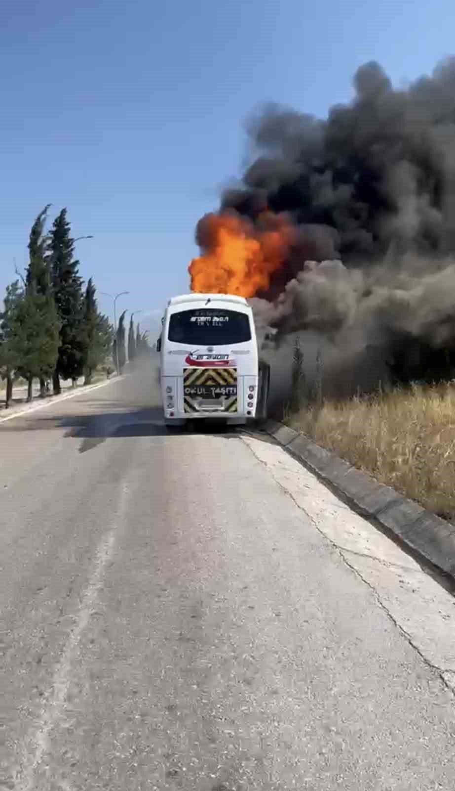 Bursa’da servis otobüsü alevlere teslim oldu