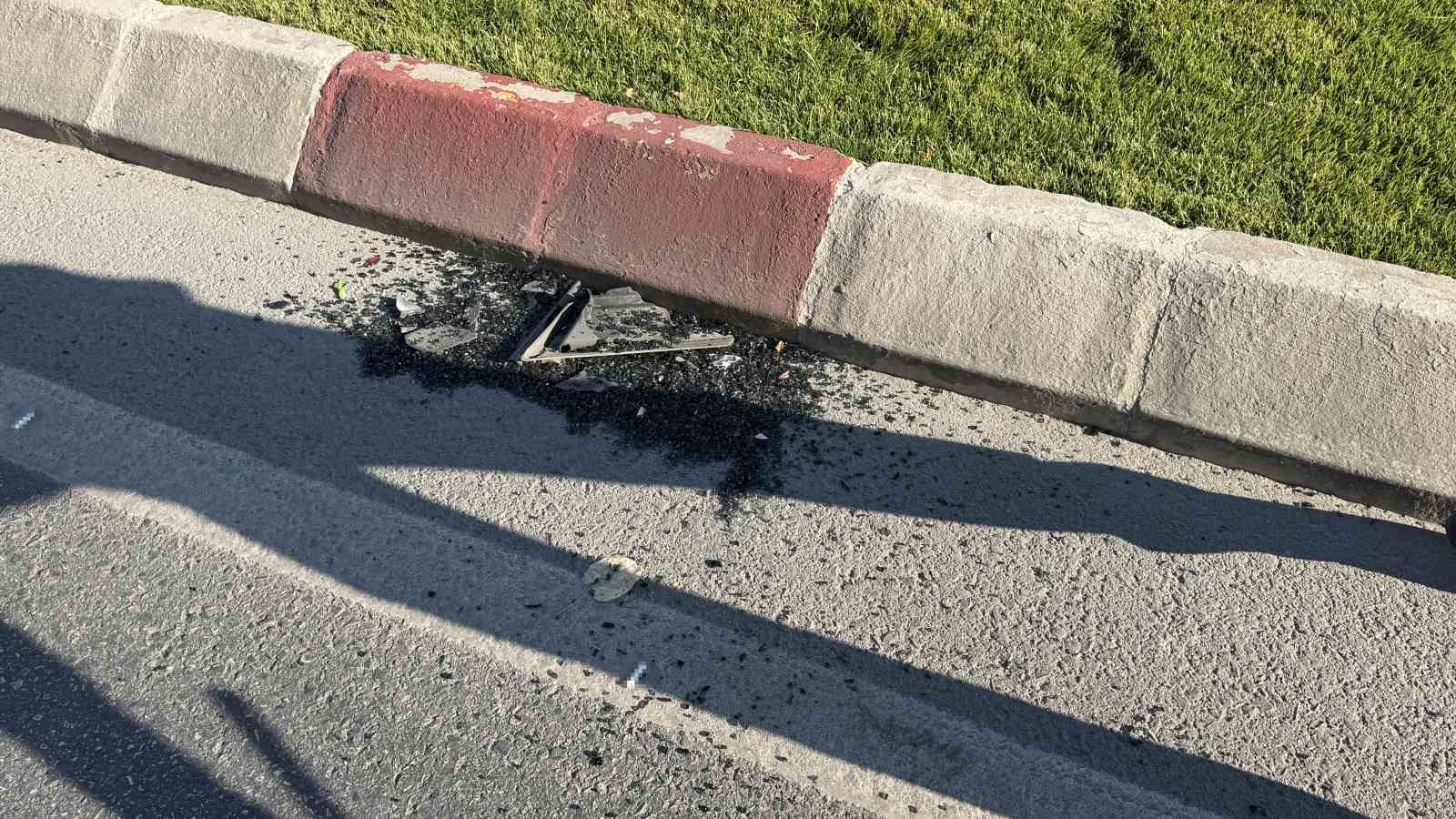 Lüleburgaz’da yaya geçidinde yavaşlayan otomobile yolcu otobüsü çarptı