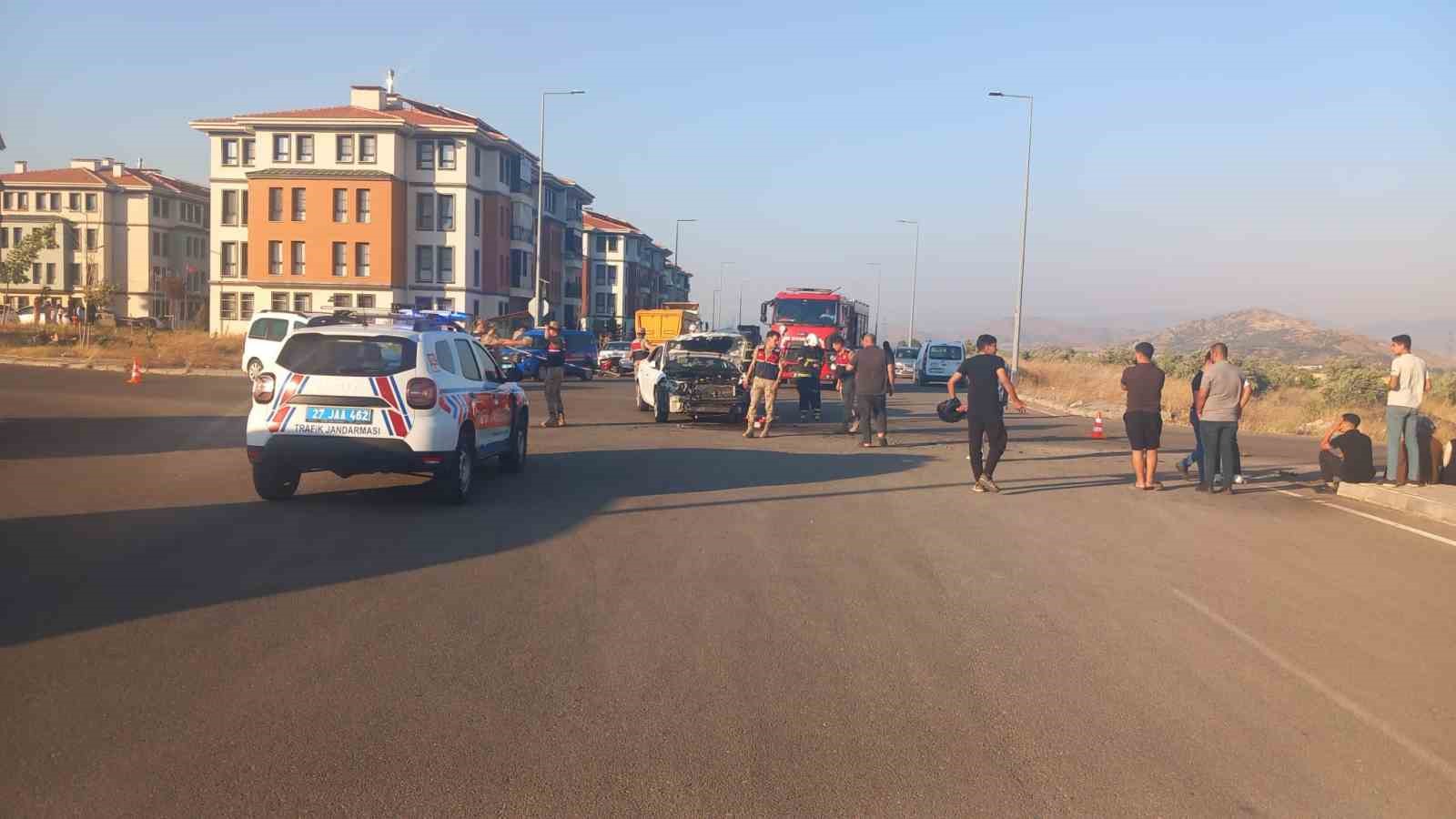İslahiye’de feci kaza: 2’si ağır 6 yaralı