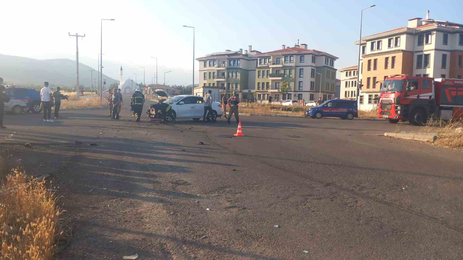 İslahiye’de feci kaza: 2’si ağır 6 yaralı