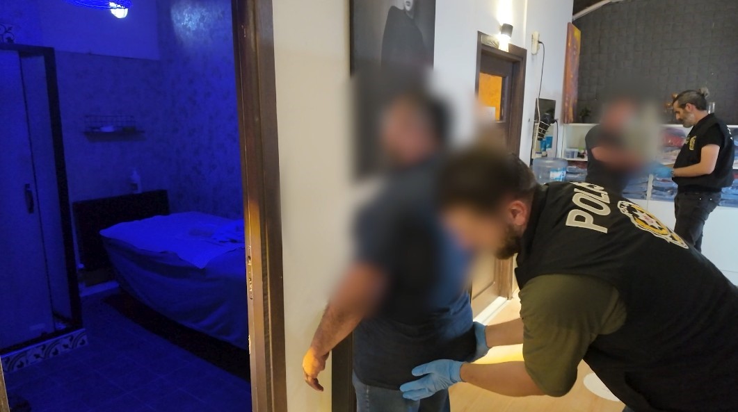 Isparta’da masaj salonlarına fuhuş operasyonunda 2 tutuklama