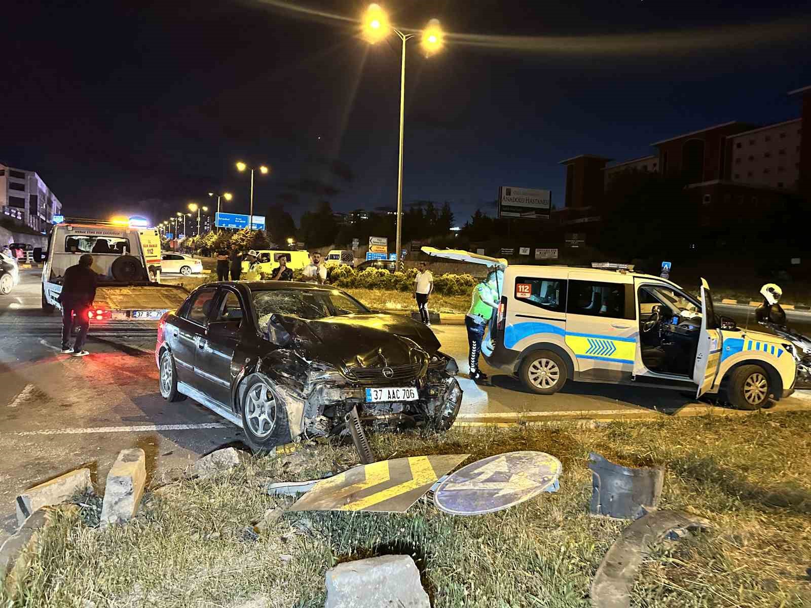 Kastamonu’da iki otomobil çarpıştı: 4 yaralı