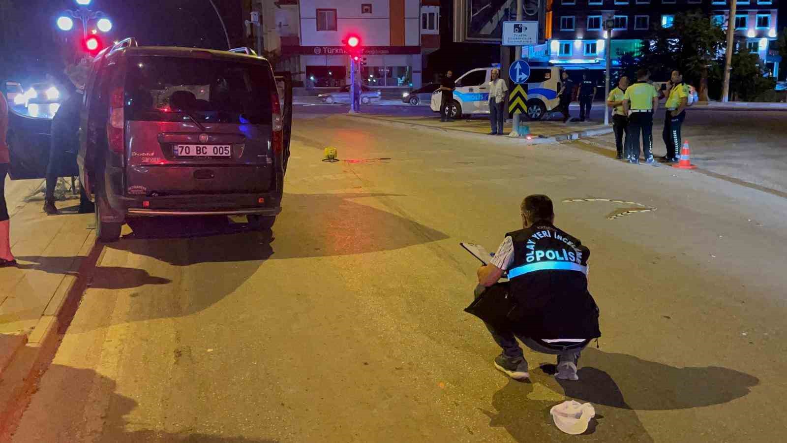 Hafif ticari aracın çarptığı belediye işçisi ağır yaralandı