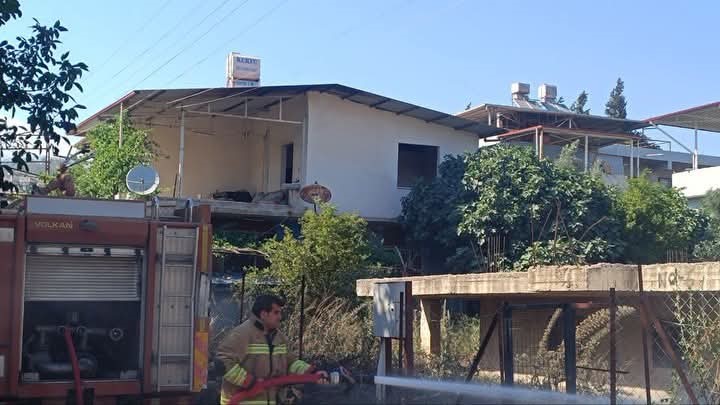 Kırıkhan’da bahçe yangını