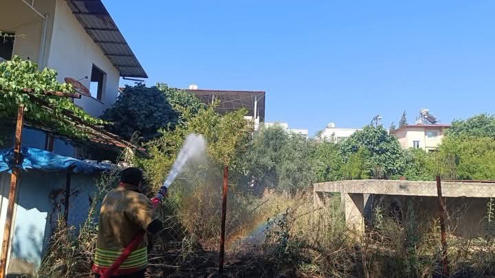 Kırıkhan’da bahçe yangını