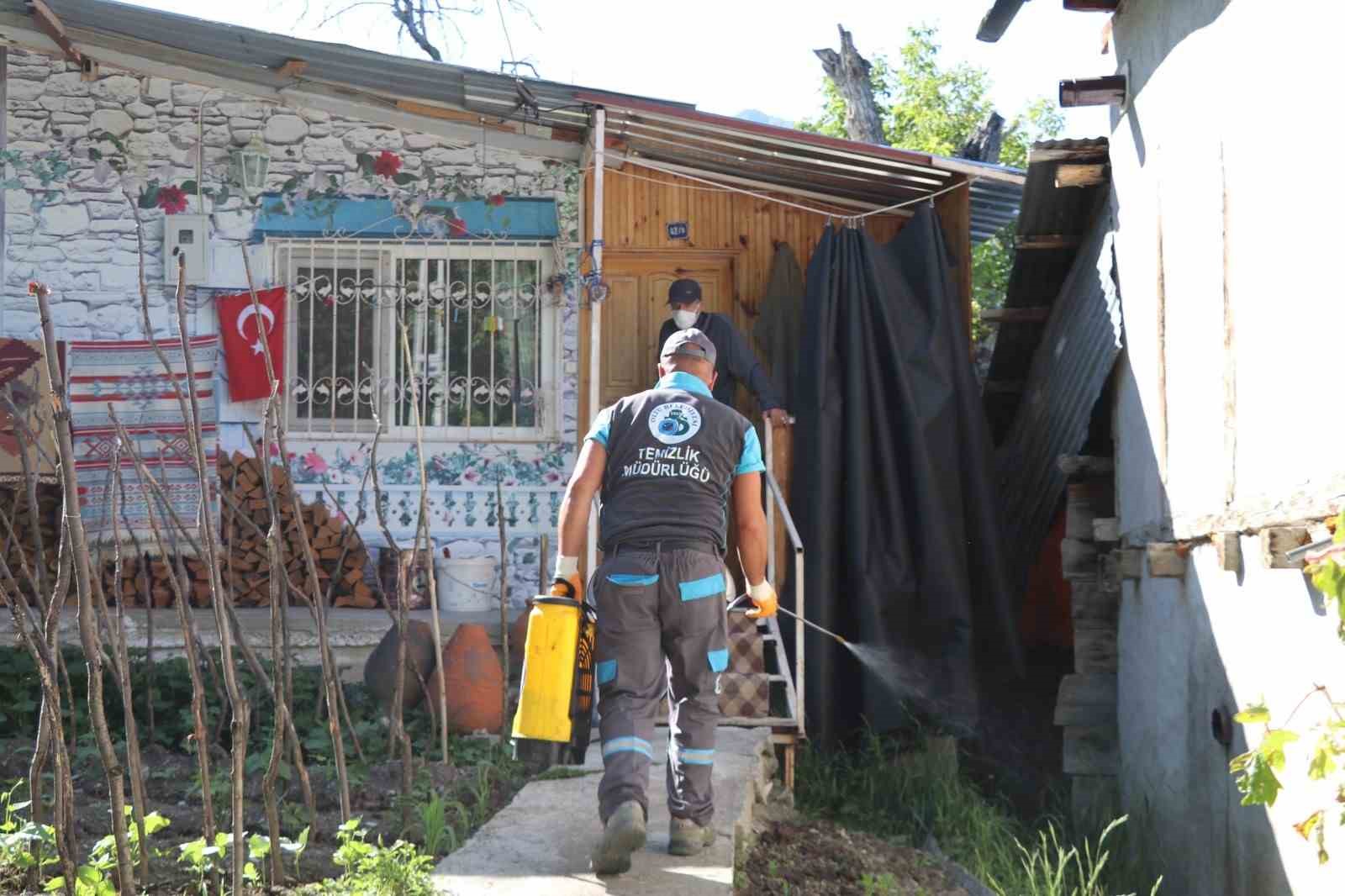 Oltu Belediyesi’nden kene ile mücadelede yoğun mesai