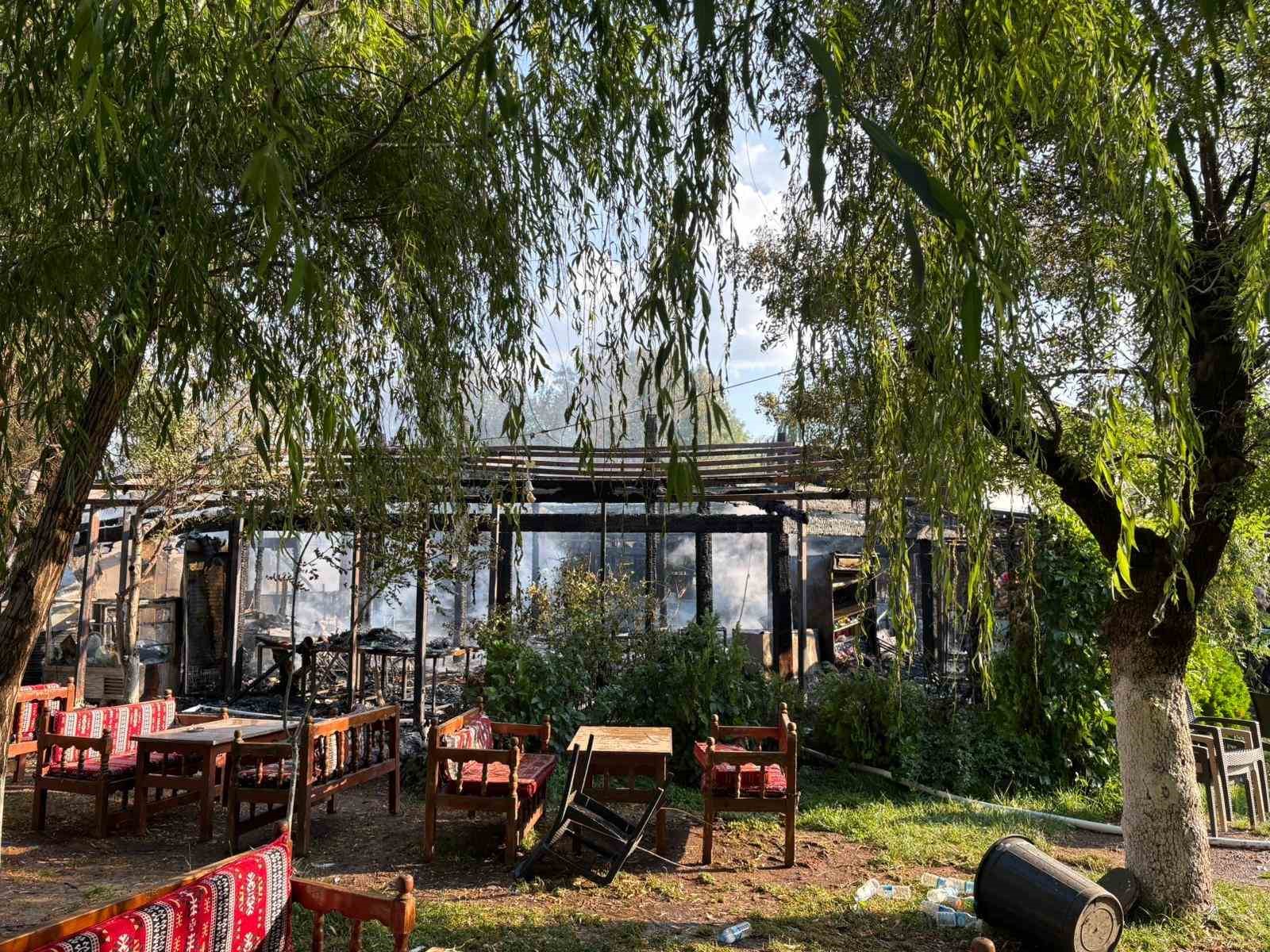 Siirt’te kafede yangın