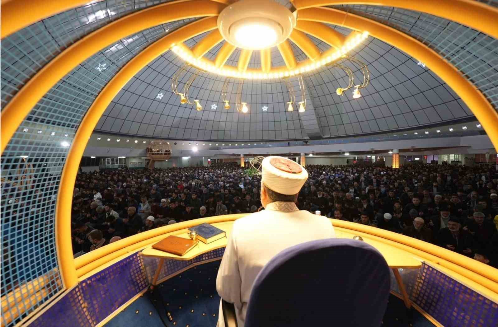 Diyanet’ten cuma hutbesinde "aile olmak" vurgusu