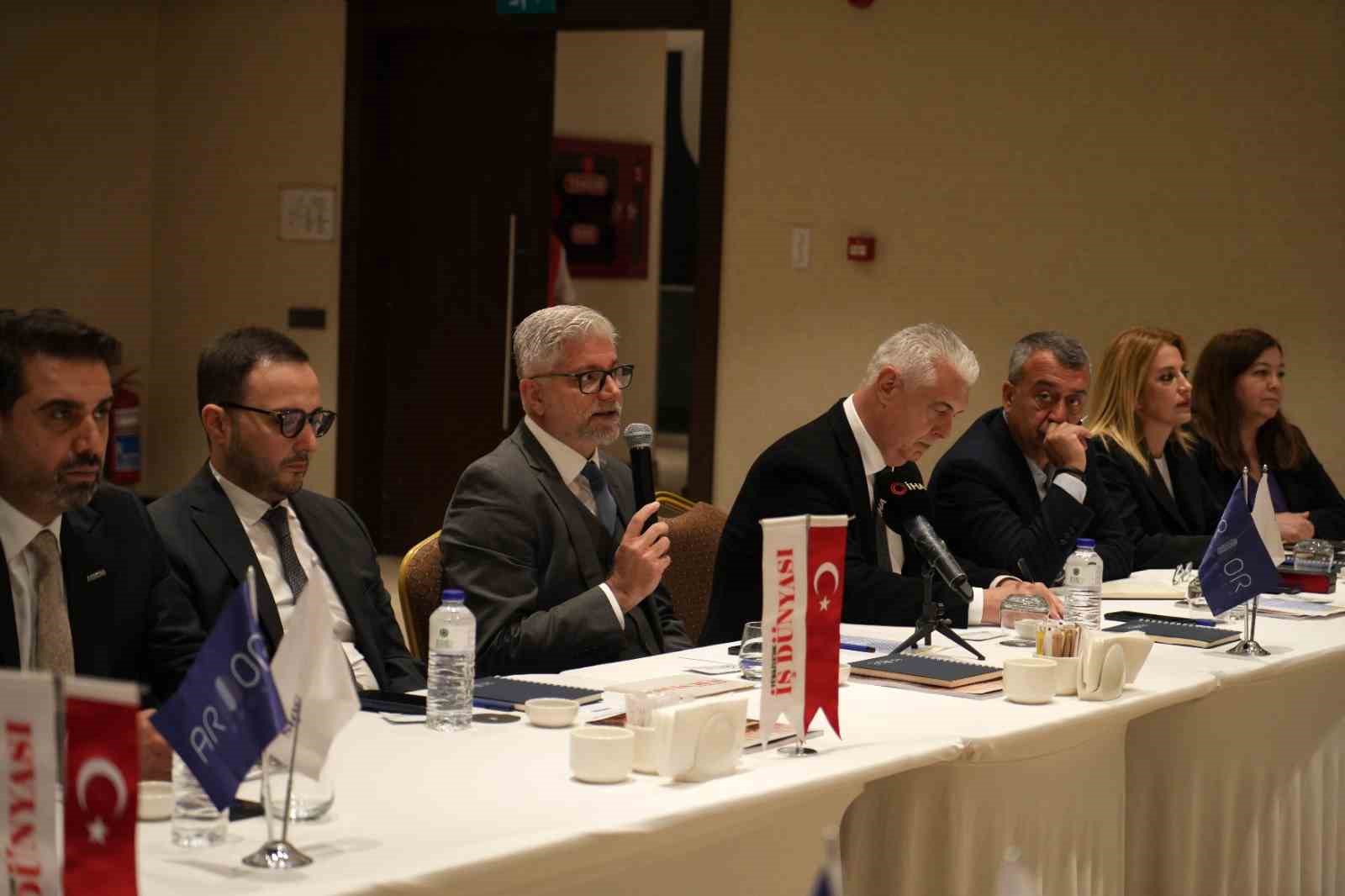 Gaziantep’te "Ekonomiye Yön Verenler" zirvesi düzenlendi