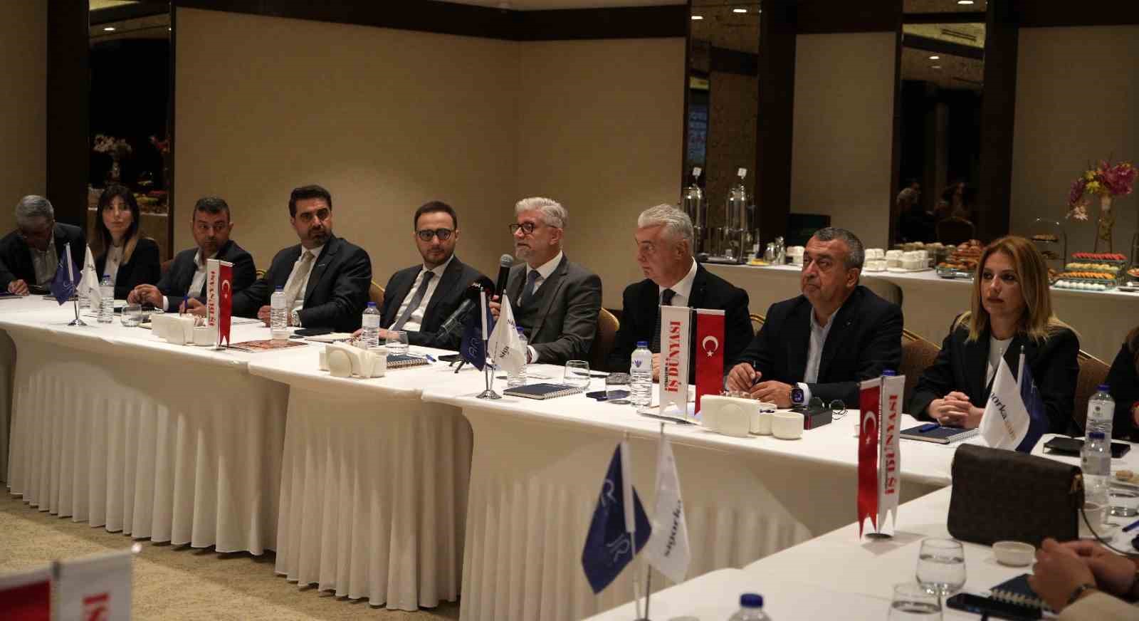 Gaziantep’te "Ekonomiye Yön Verenler" zirvesi düzenlendi