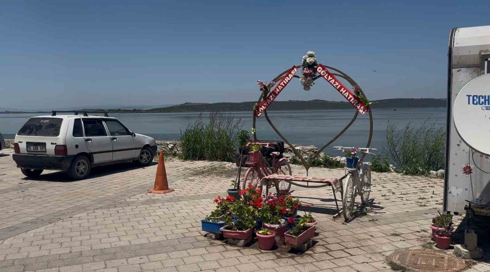 Uluabat Gölü’nün suları çekildi; Gölyazı’da hayat normale döndü