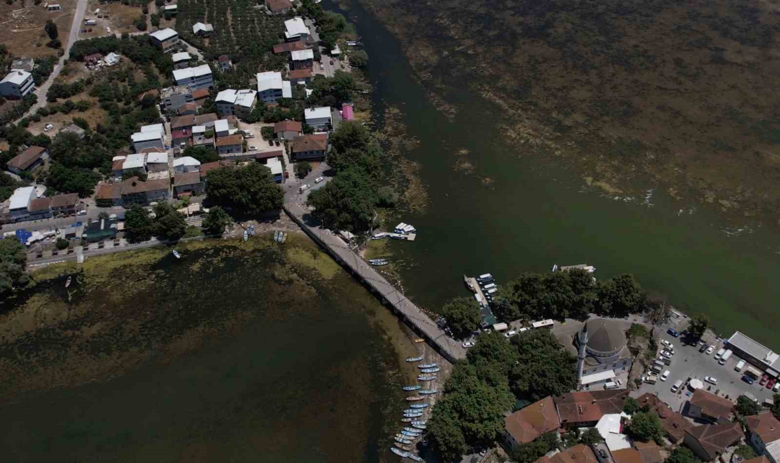 Uluabat Gölü’nün suları çekildi; Gölyazı’da hayat normale döndü