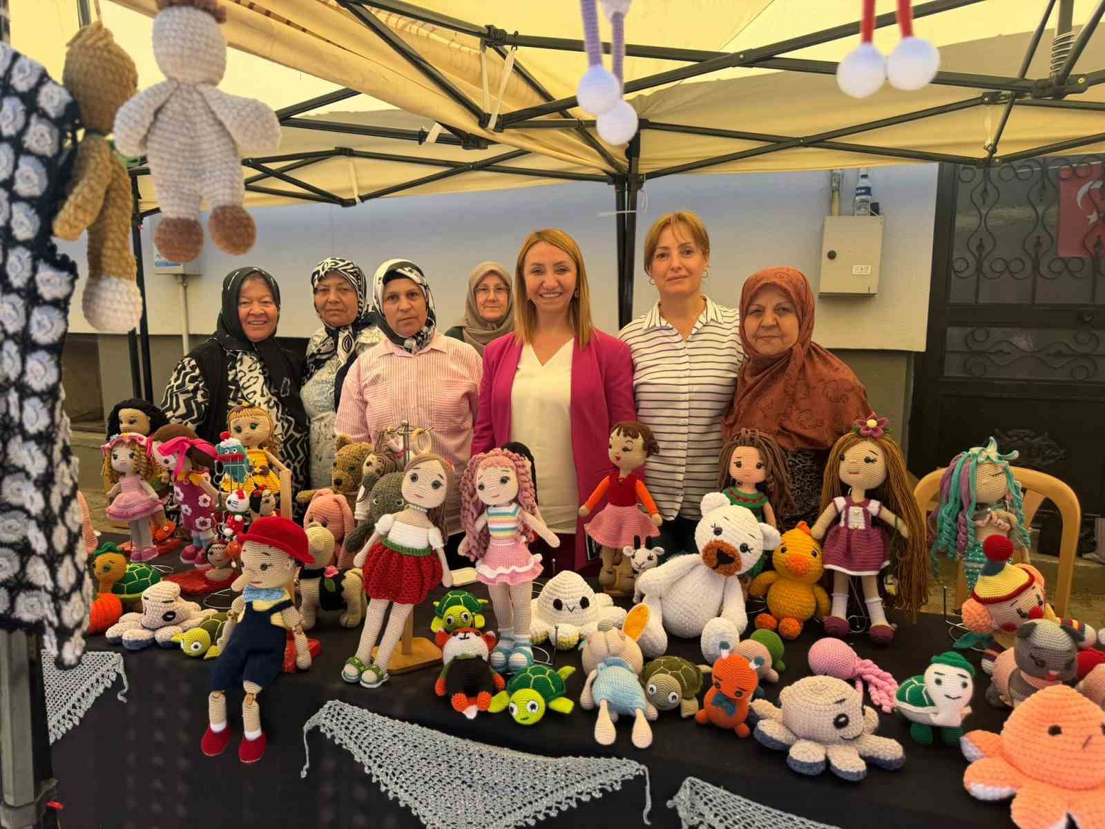 Başkan Tekin kendi elleriyle gözleme açtı
