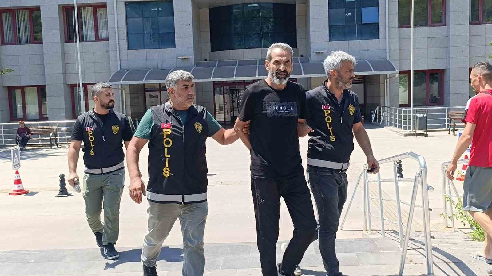 Manavgat’ta 25 yıl hapisle aranan firari hükümlü yakalandı