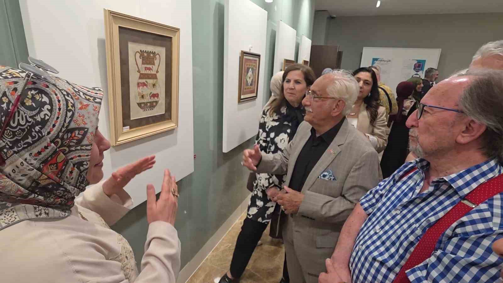Kütahya’da tarih ve sanat buluştu: ’Köklerden gelen motiflerin zarafeti’ sergisi ziyarete açıldı