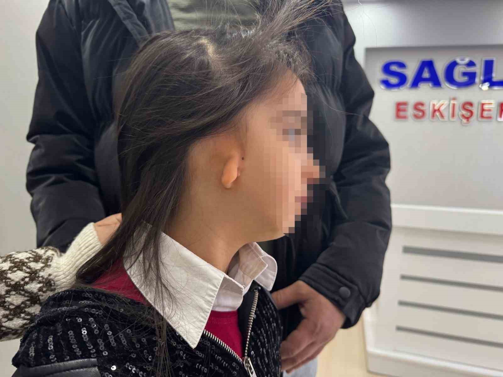Kulağında mikrotia olan 8 yaşındaki Esila’nın tedavi süreci başladı