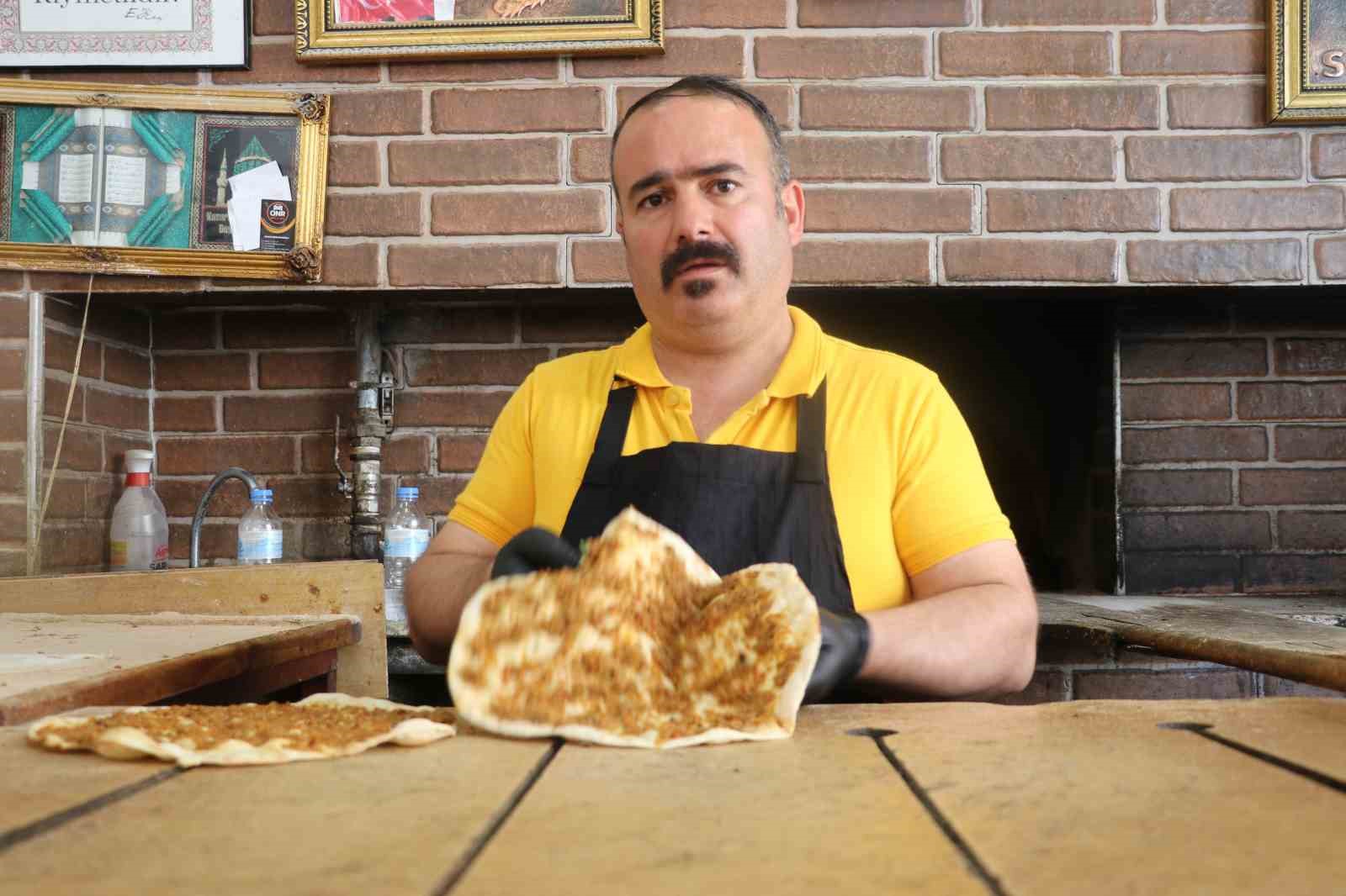 Ucuza lahmacun sattığı için şikayet edilen esnaf: "Yüzde 15 karla satıyorum"