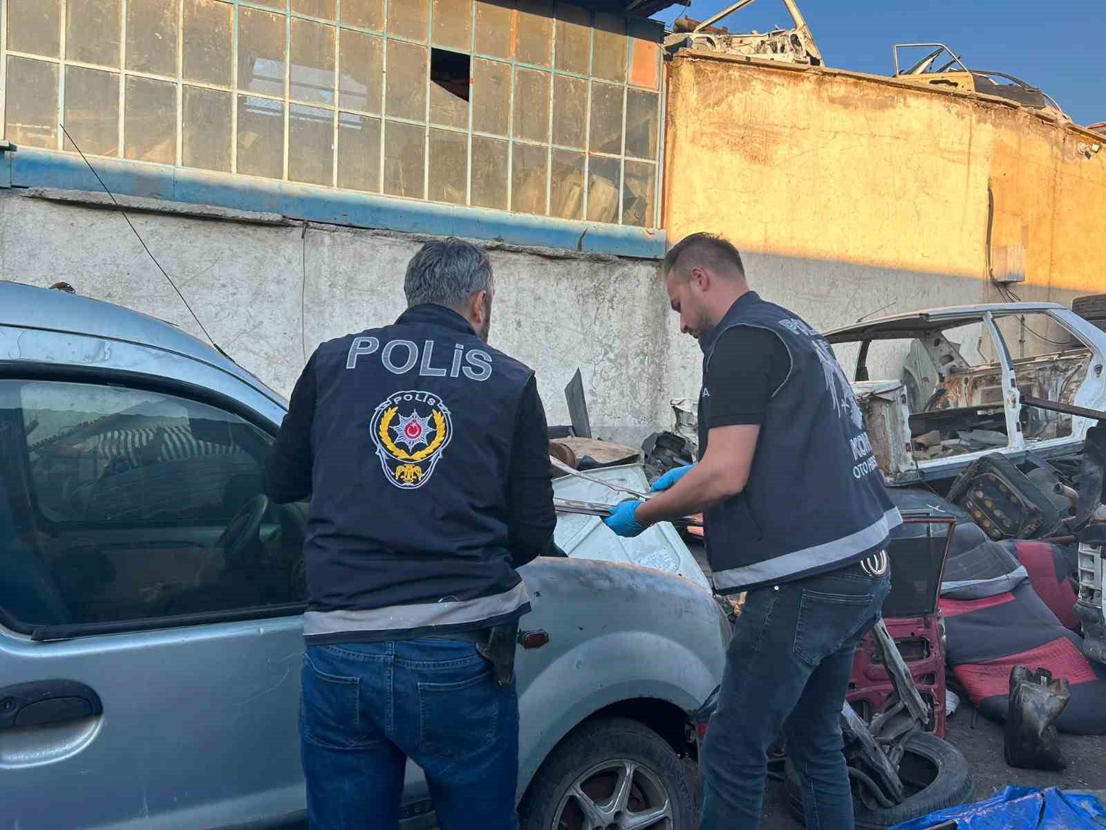 Konya’da "Oto Kapan" operasyonunda 75 milyonluk change araç ele geçirildi