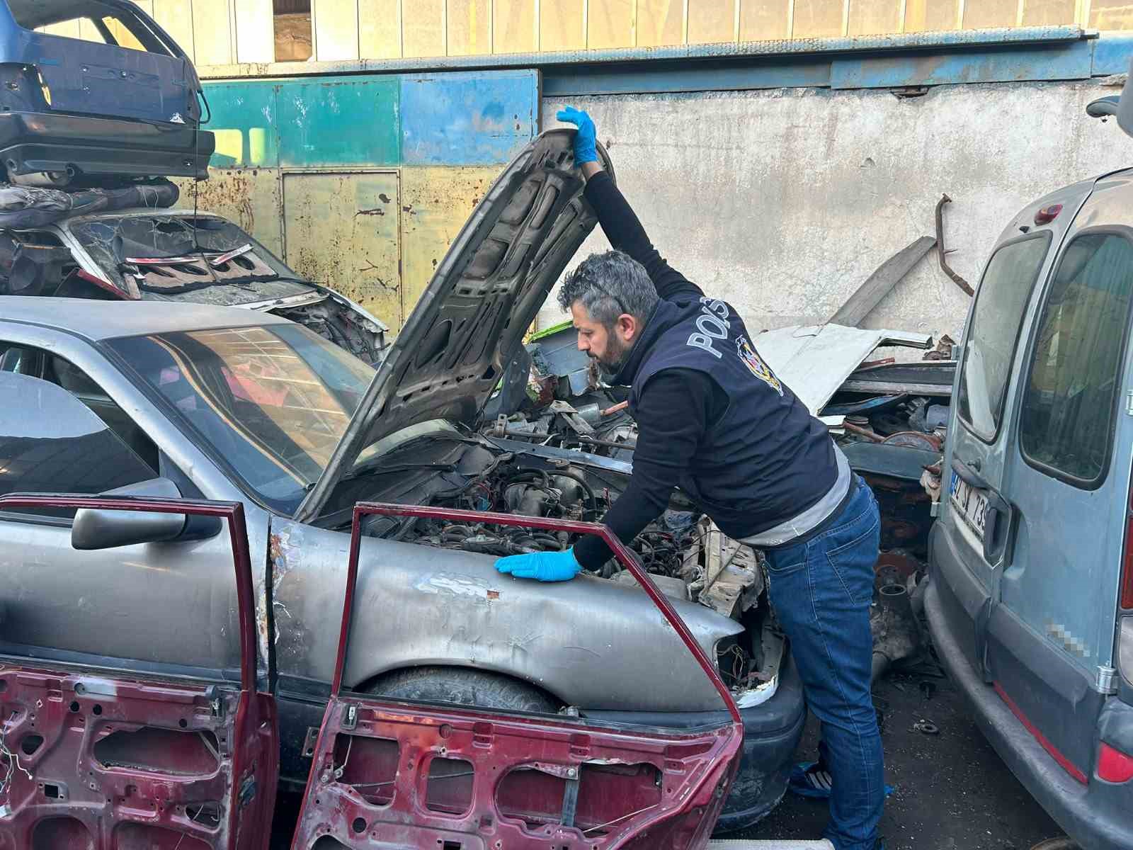 Konya’da "Oto Kapan" operasyonunda 75 milyonluk change araç ele geçirildi