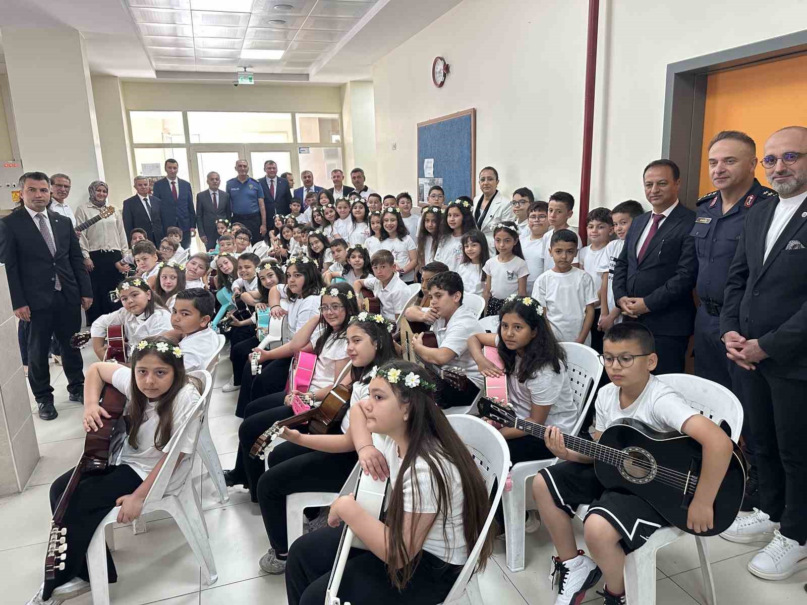 Burdur’da 42 bin 82 öğrenci karne alarak yaz tatiline başladı