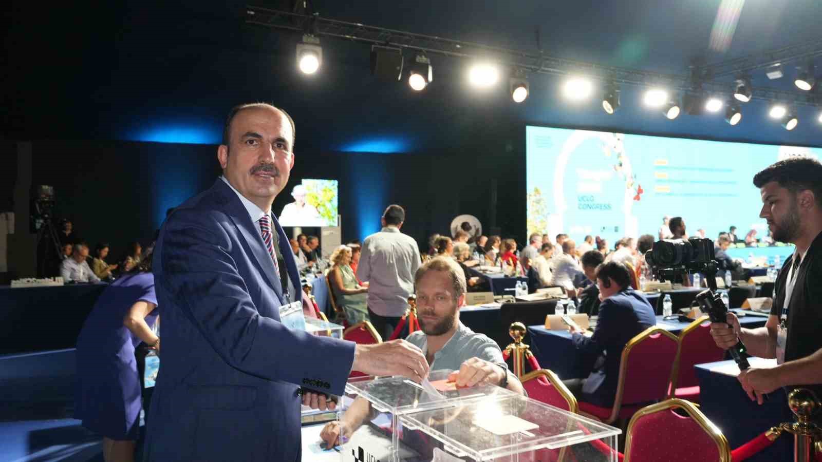 Eskişehir AK Parti Milletvekili Nebi Hatipoğlu, Uğur İbrahim Altay’ı tebrik etti
