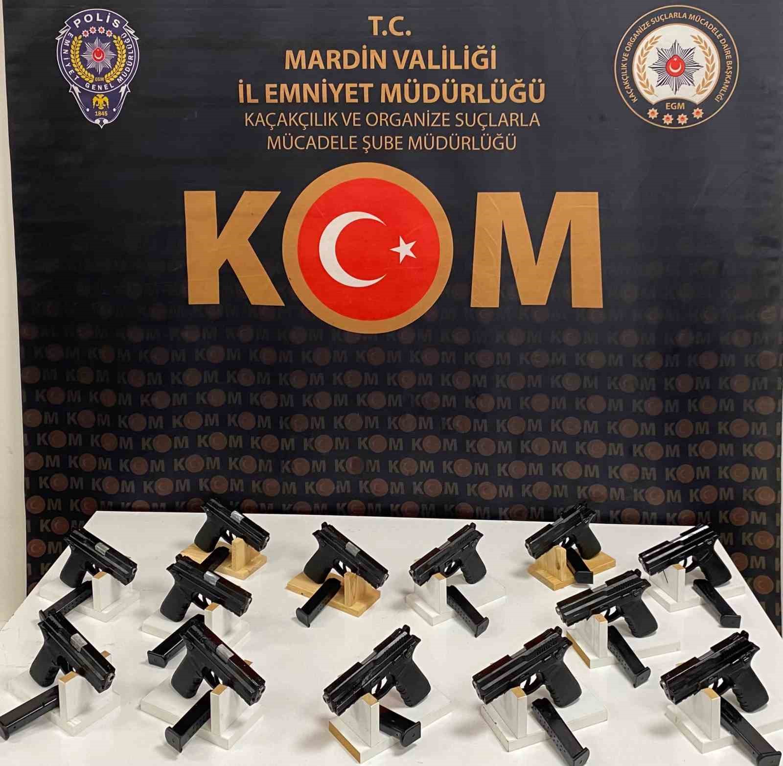 Mardin’de 13 ruhsatsız tabanca ele geçirildi