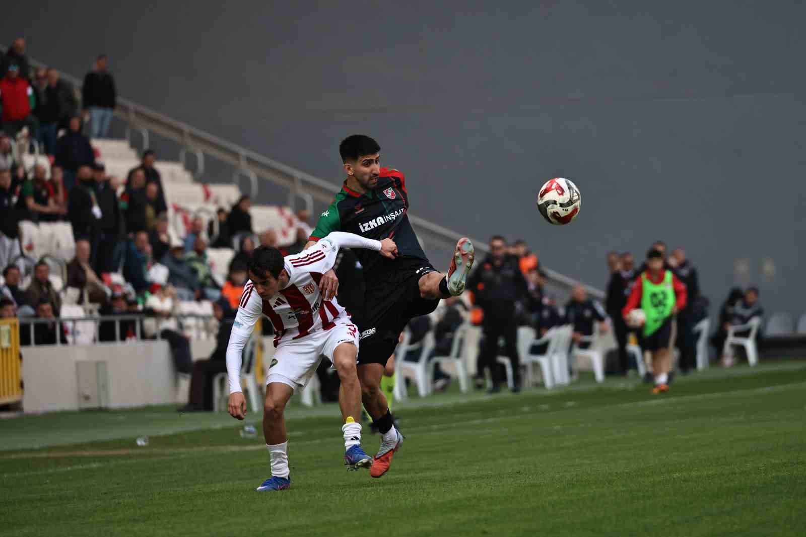 Karşıyaka, Erhan Öztürk ile yeniden anlaştı