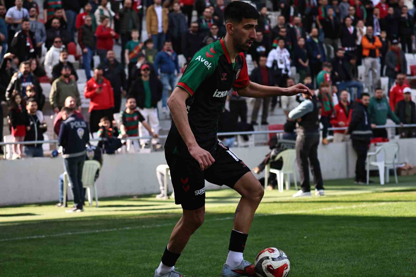 Karşıyaka, Erhan Öztürk ile yeniden anlaştı