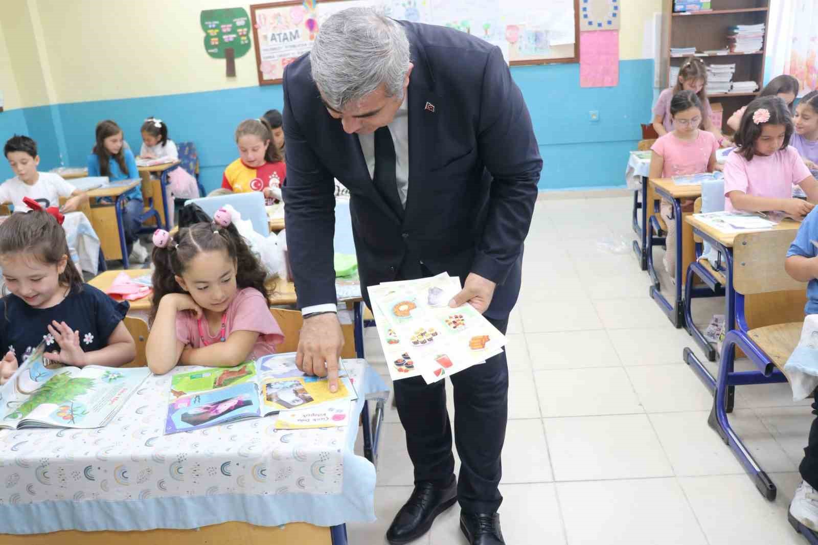Aldıkları hediyeler ile yaz tatilini daha verimli geçirecekler