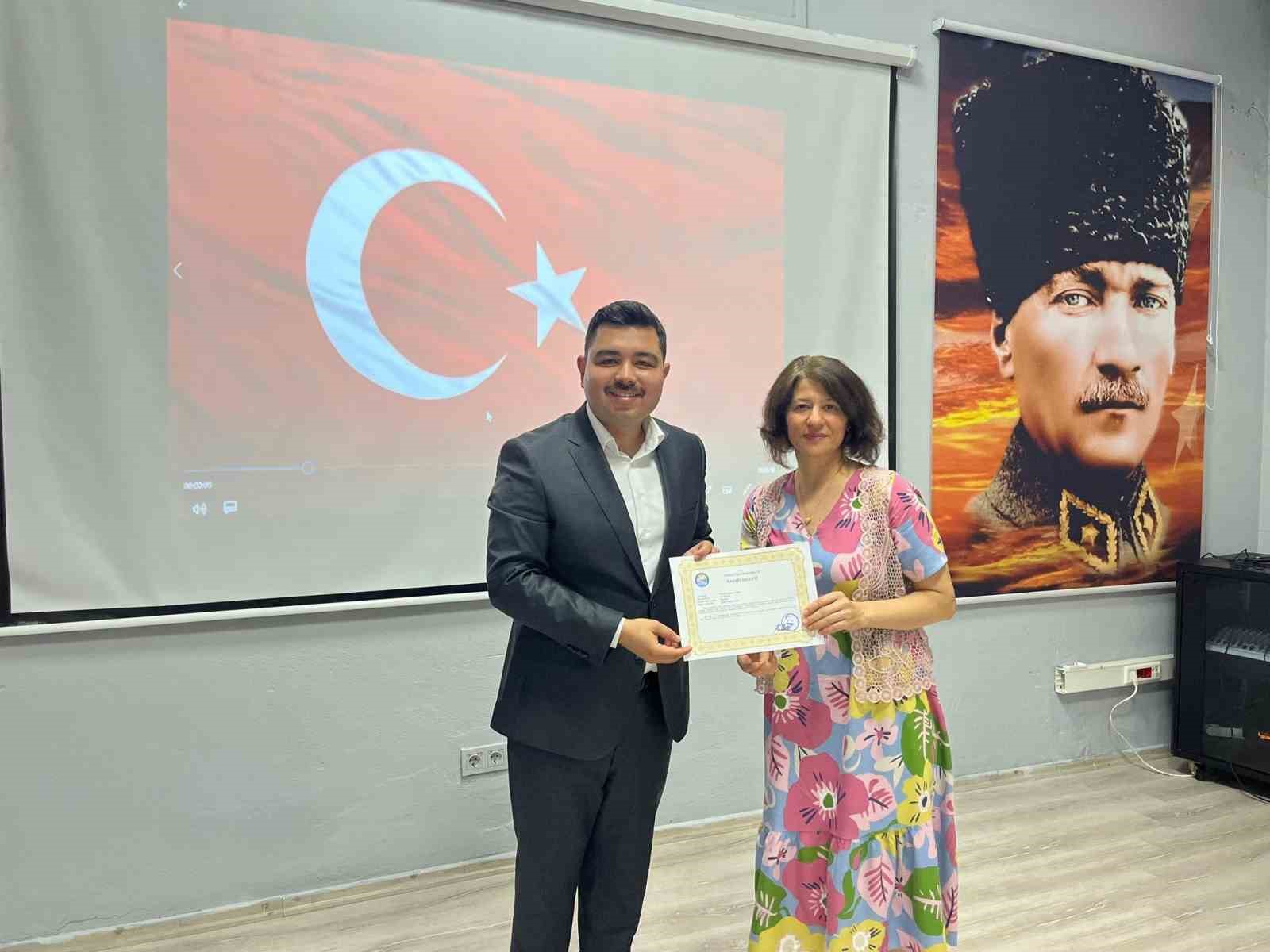 Türkeli’de 42 öğretmene başarı belgesi