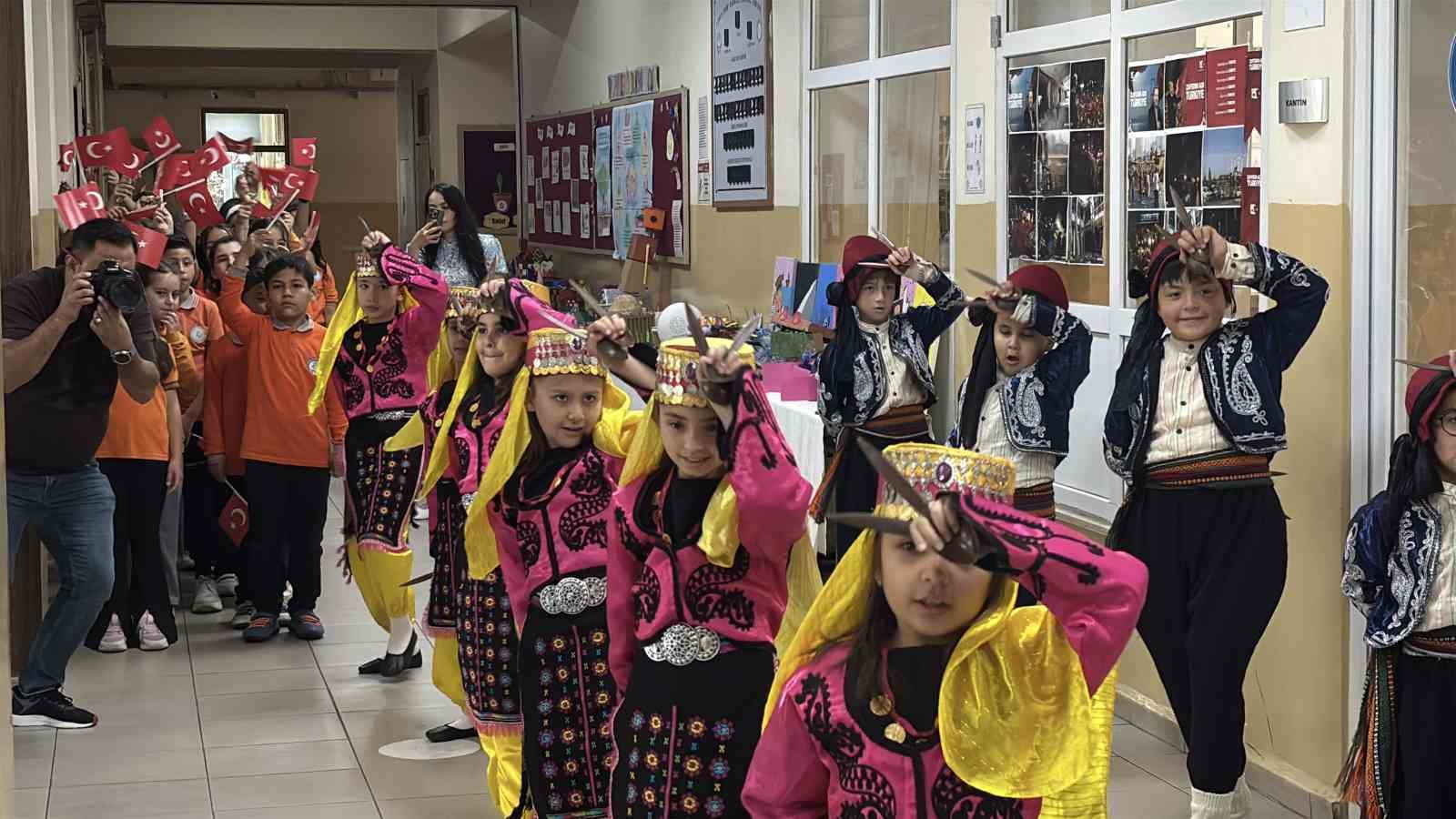 Bolu’da 49 bin 169 öğrenci karne sevinci yaşadı