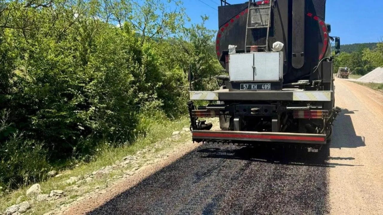 Sinop’ta köy yolları yenileniyor