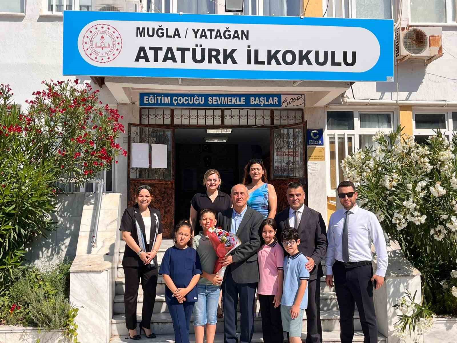 Yatağan’daki okullarda karne heyecanı yaşandı