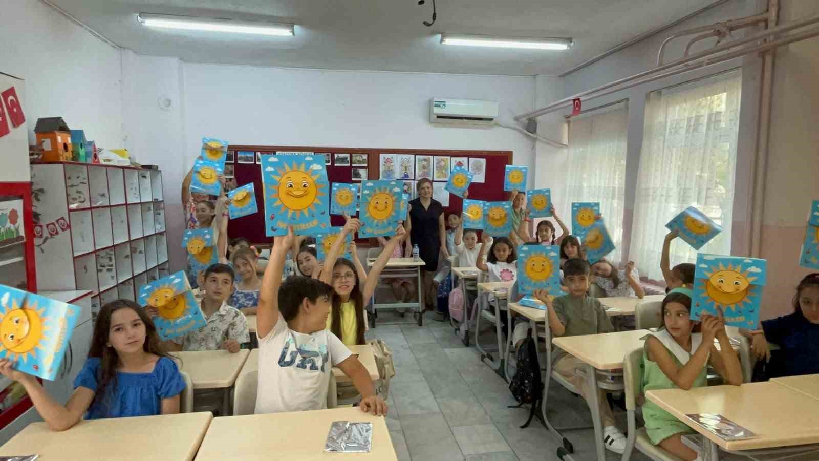 Yatağan’daki okullarda karne heyecanı yaşandı