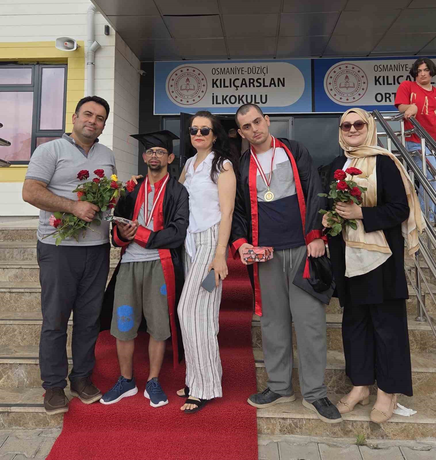 Osmaniye’de özel öğrencilerin mezuniyet sevinci