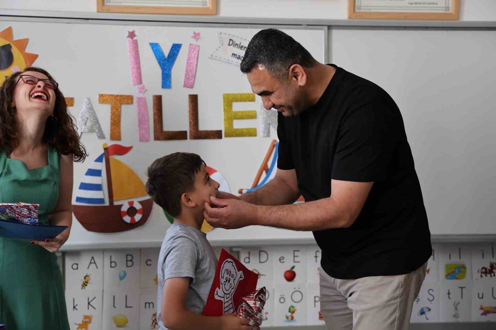 Söke’de 21 bin 537 öğrenci karne sevinci yaşadı