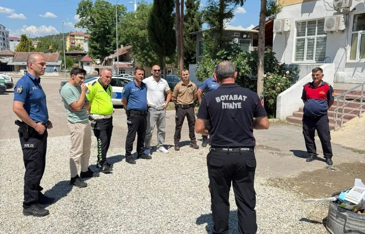 Emniyet personeline uygulamalı yangın eğitimi
