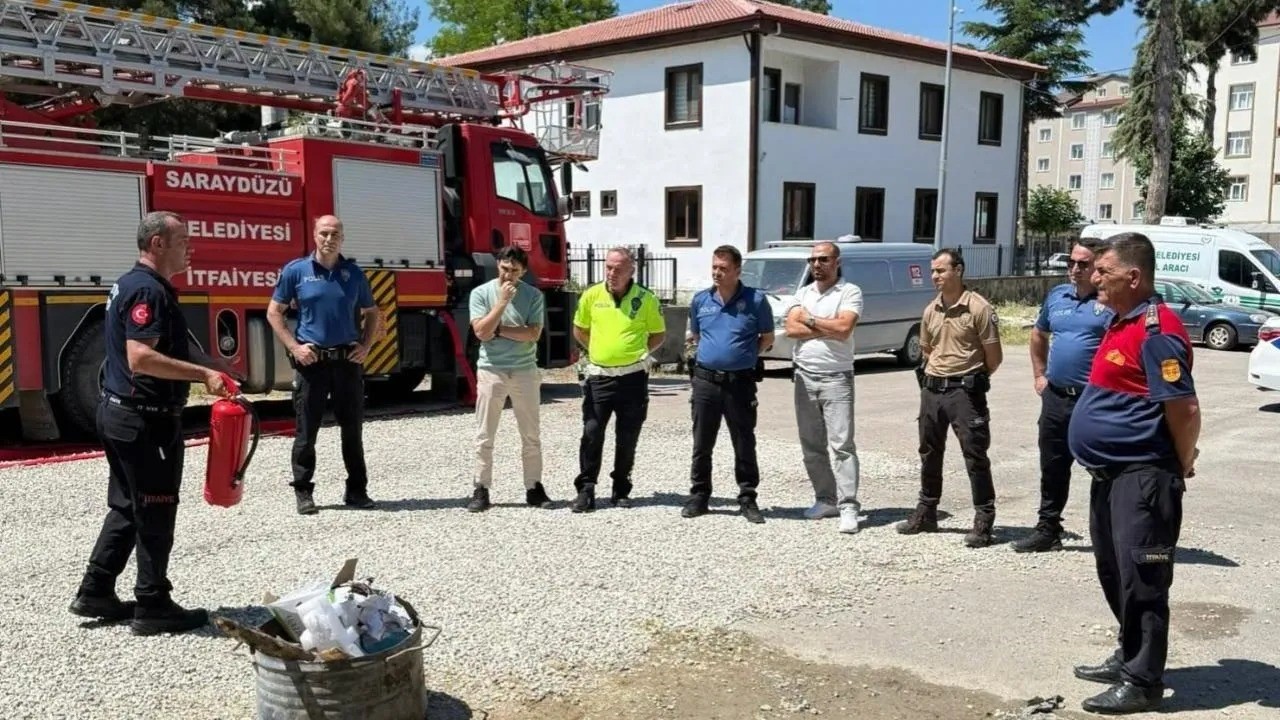 Emniyet personeline uygulamalı yangın eğitimi