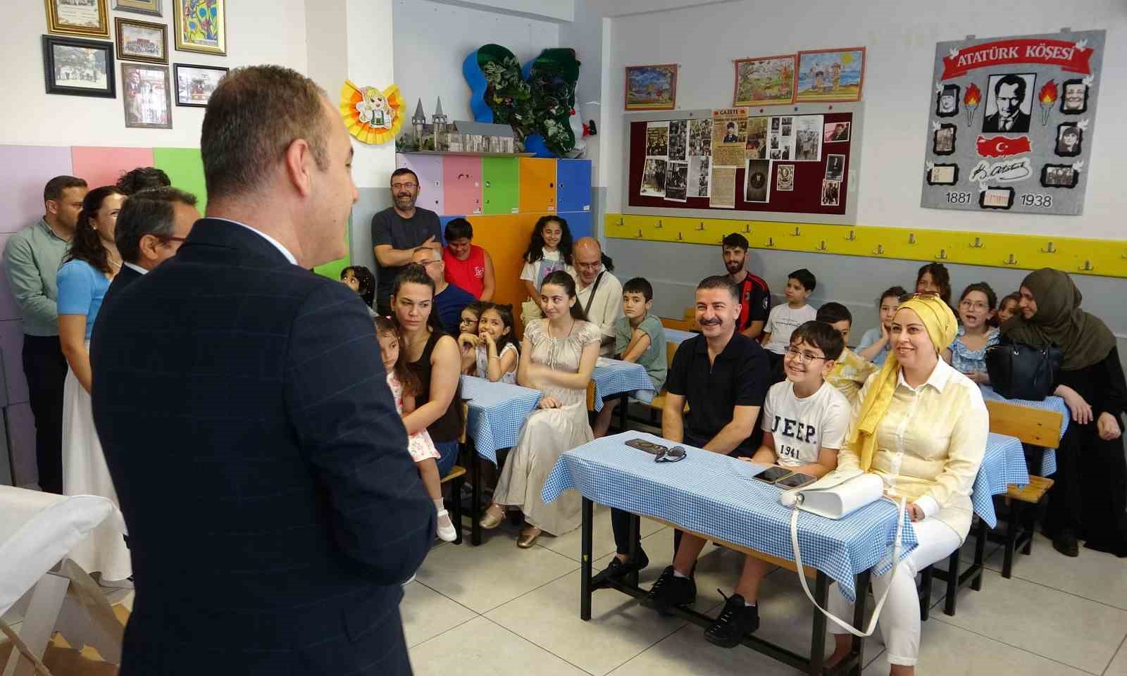 Mersin’de 349 bin 348 öğrenci karne heyecanı yaşadı
