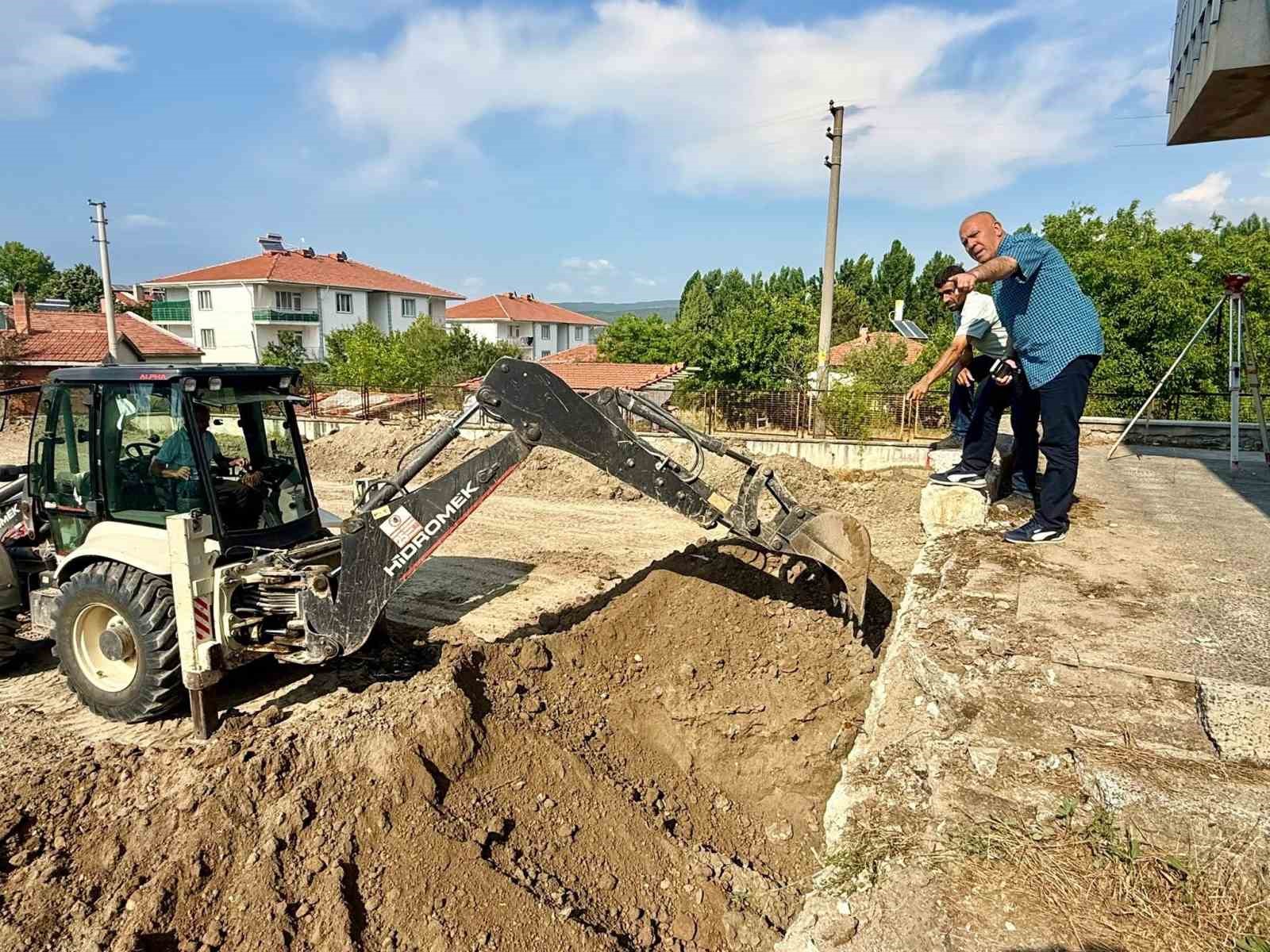 Hisarcık’ta Halk Ekmek Fabrikası için ilk kazma vuruldu