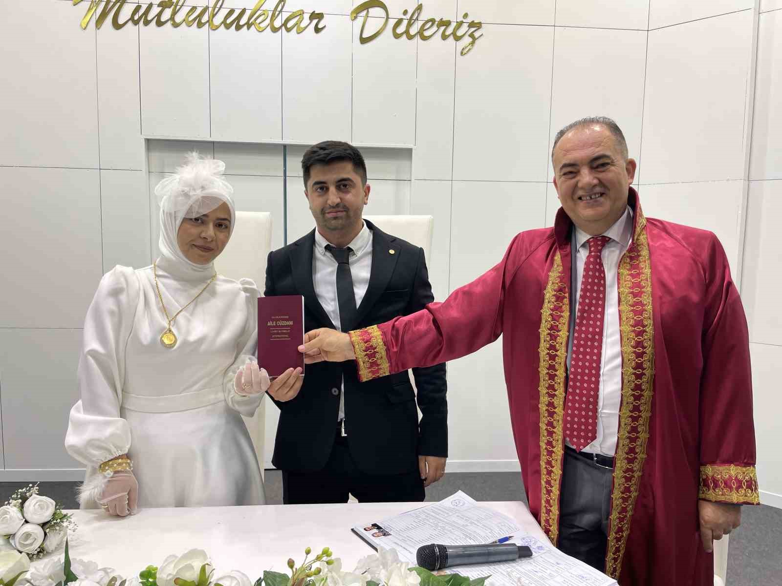 Unutkan damatlar bu tarihi seçti, evlendirme dairesi 26 Haziran’da doldu taştı