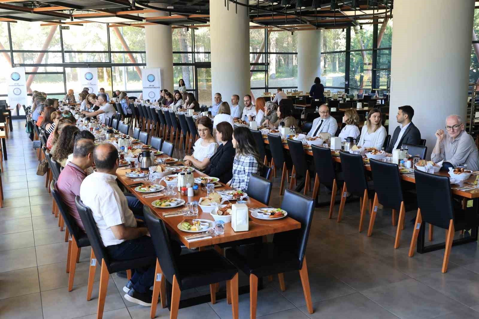 Başarılı akademisyenler 17. kez rektörle bir araya geldi