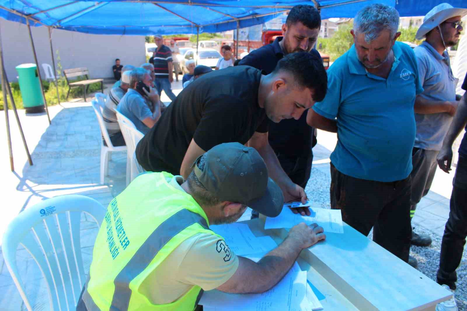 Büyükşehir’den Gazipaşalı üreticilere naylon desteği