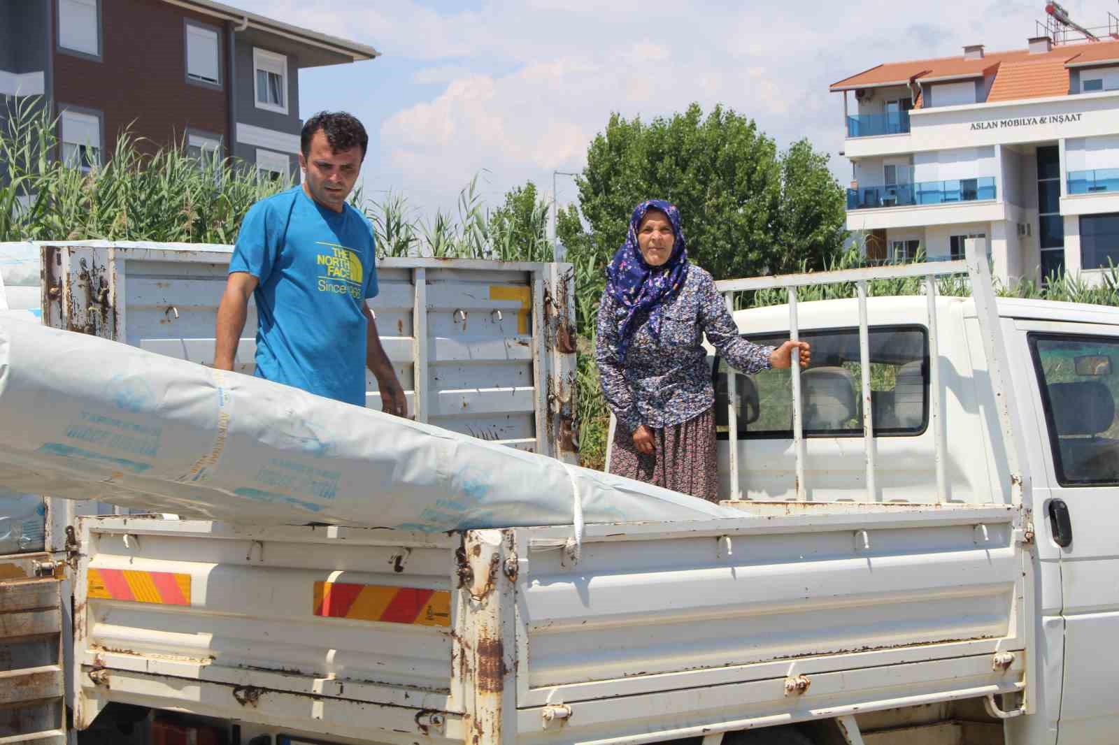 Büyükşehir’den Gazipaşalı üreticilere naylon desteği