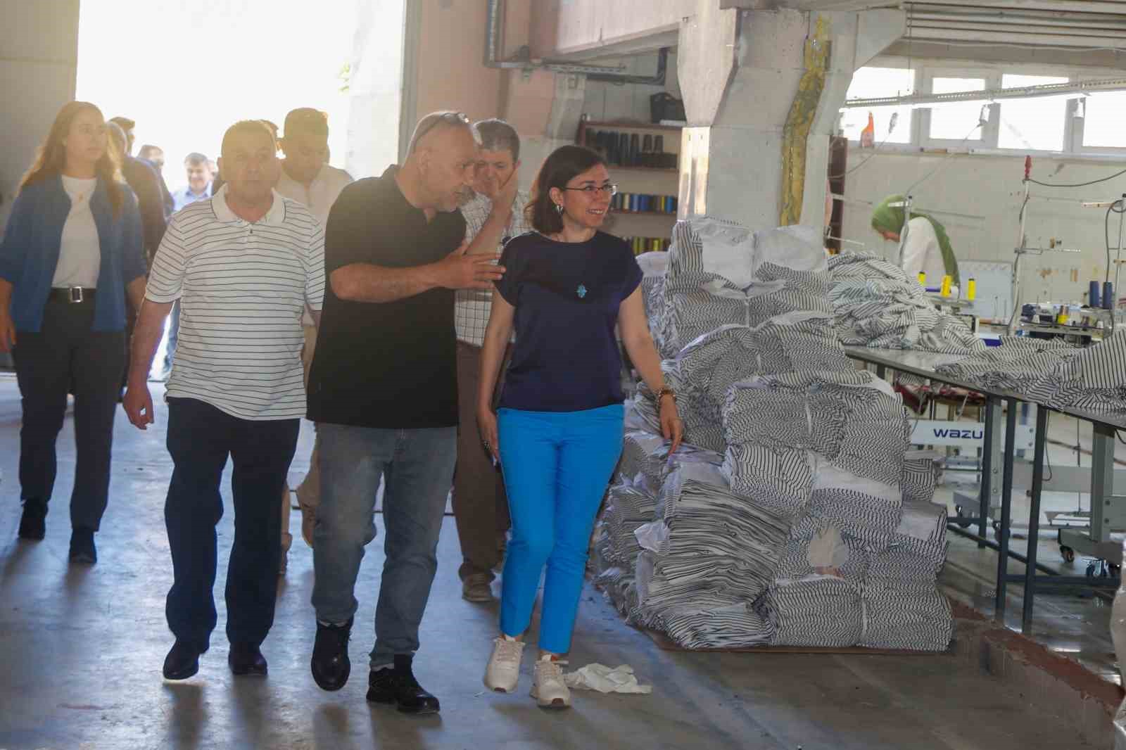 Başkan Vekili Özkan Dokumacılar Sitesi esnafını ziyaret etti
