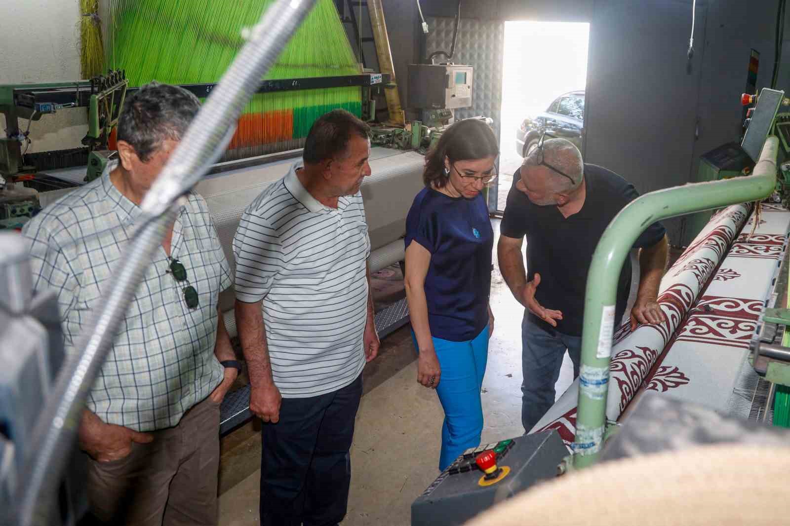 Başkan Vekili Özkan Dokumacılar Sitesi esnafını ziyaret etti