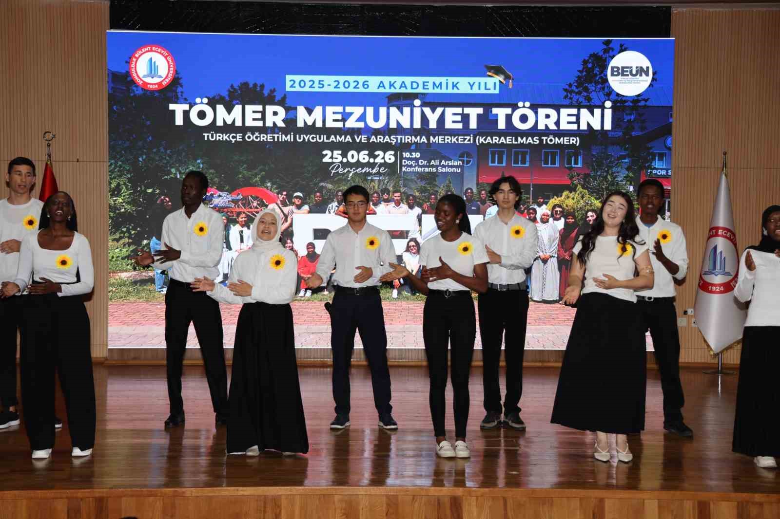 Karaelmas TÖMER’de mezuniyet coşkusu: Uluslararası öğrenciler yükseköğretim yolculuklarına uğurlandı