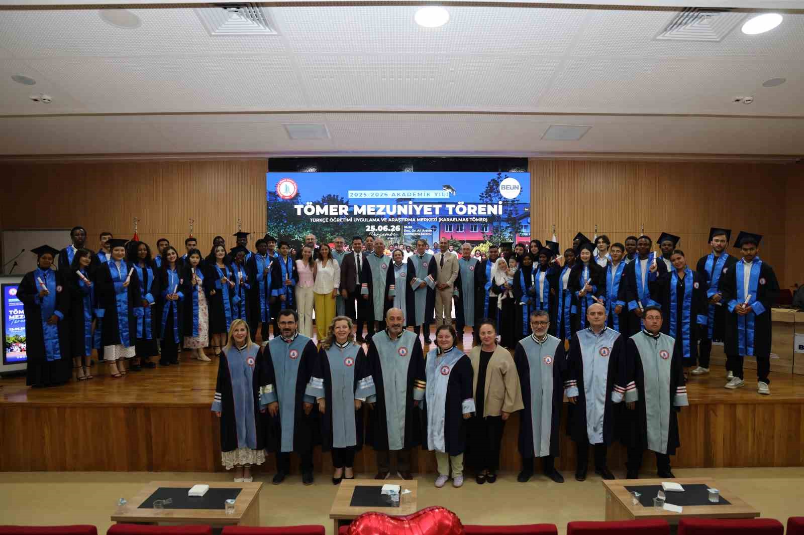 Karaelmas TÖMER’de mezuniyet coşkusu: Uluslararası öğrenciler yükseköğretim yolculuklarına uğurlandı
